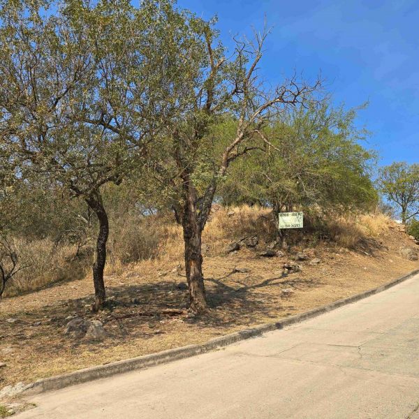 HERMOSO TERRENO EN VENTA, EN TIERRA ALTA ( Barrio Privado) CON TODOS LOS SERVICIOS. Asfalto, Vista Panorámica, Lote Esquina.