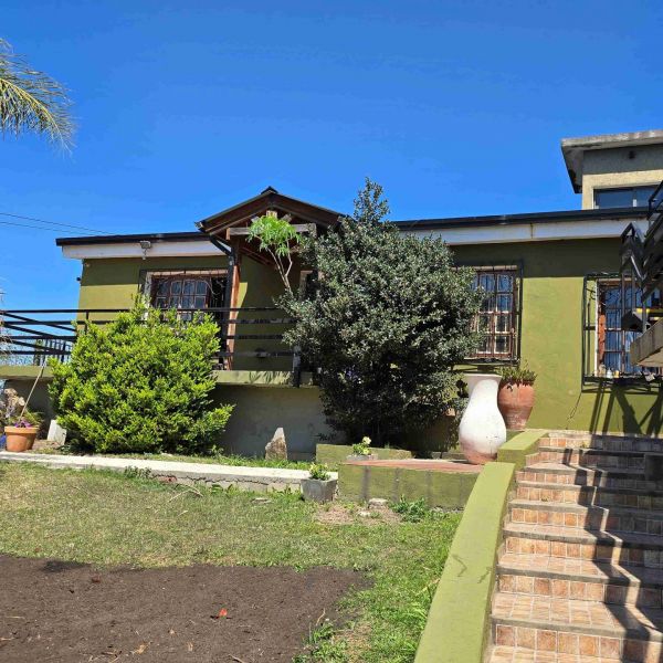 BELLO COMPLEJO de 6 Unidades, EN VENTA EN VILLA CARLOS PAZ, A 9 CUADRAS DE PEATONAL, CON VISTA PANORÁMICA, Piscina, Asadores.