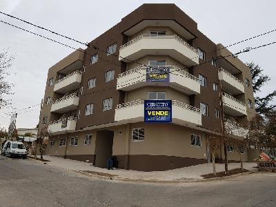 BELLA OPORTUNIDAD ! Departamento en venta en Villa Carlos Paz, EDIFICIO FINCAS DEL LAGO 2. frente con balcón, cochera incl.