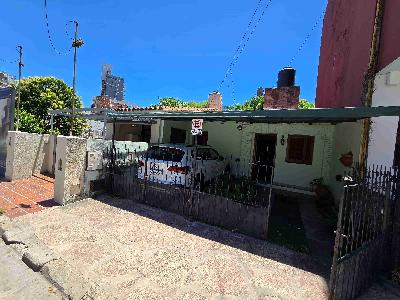 CASA EN PH EN VENTA, EN VILLA CARLOS PAZ, BARRIO CENTRO OESTE, EXCELENTE OPCIÓN DE INVERSIÓN, 1 dorm, Patio verde, Asador. TODOS LOS SERVICIOS.