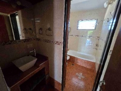 BELLO COMPLEJO de 6 Unidades, EN VENTA EN VILLA CARLOS PAZ, A 9 CUADRAS DE PEATONAL, CON VISTA PANORÁMICA, Piscina, Asadores.
