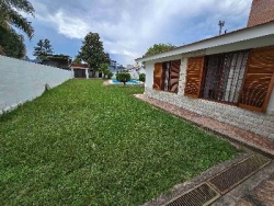 BELLA CASA EN VENTA EN CARLOS, CON PILETA, GAS NATURAL, BARRIO Miguel Muñoz