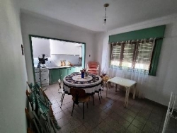 LINDA CASA EN CARLOS PAZ EN VENTA, CON 2.100 MT2 DE TERRENO A 12 CUADRAS DEL CENTRO, Gran Oportunidad, Bella Inversión !