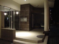 MUY LINDO LOCAL EN VENTA EN VILLA CARLOS PAZ, ZONA COSTANERA CENTRO, A 4 CUADRAS DE PEATONAL, FRENTE A LA PLAZA DE ZONA ZEBRA CLUB.