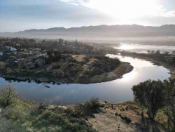EXCELENTE TERRENO DE 5.300 Mt2, CON FONDO AL ARROYO LAS MOJARRAS, GRAN OPORTUNIDAD. Ideal para hotel o Complejo