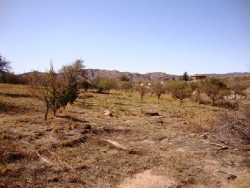 EXCELENTE TERRENO DE 5.300 Mt2, CON FONDO AL ARROYO LAS MOJARRAS, GRAN OPORTUNIDAD. Ideal para hotel o Complejo