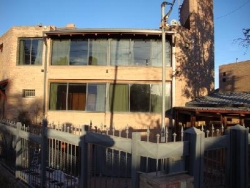 MUY BUENA CASA EN VENTA, EN BARRIO RESIDENCIAL VILLA DEL LAGO, CON PILETA Y VISTA AL LAGO