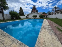 BELLA CASA EN VENTA EN CARLOS, CON PILETA, GAS NATURAL, BARRIO Miguel Muñoz