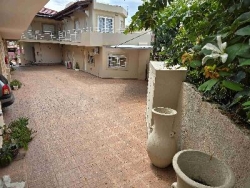 BELLO DEPARTAMENTO EN VENTA EN CARLOS PAZ, 2 DORMITORIOS, CON BALCÓN A LA CALLE.