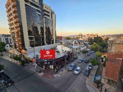 EXCELENTE DEPARTAMENTO EN VENTA EN CARLOS PAZ, 2 DORMITORIOS, FRENTE CON BALCÓN A LA CALLE + Patio Propio. EDIFICIO OLIVOS 4