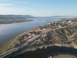 EXCELENTE TERRENO DE 5.300 Mt2, CON FONDO AL ARROYO LAS MOJARRAS, GRAN OPORTUNIDAD. Ideal para hotel o Complejo