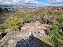 MUY LINDA CASA EN VENTA EN LAGO AZUL, BARRIO PRIVADO, CON VISTAS AL LAGO Y SIERRAS DESLUMBRANTES