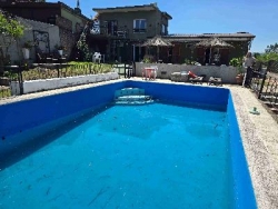 BELLOS DEPARTAMENTOS EN VILLA CARLOS PAZ, EN ALQUILER PERMANENTE A 2 AÑOS, EN COMPLEJO CON PILETA, PARQUE, VISTA PANORÁMICA. Barrio La Quinta.
