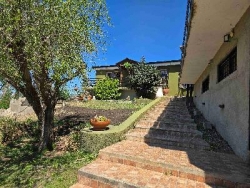BELLO COMPLEJO de 6 Unidades, EN VENTA EN VILLA CARLOS PAZ, A 9 CUADRAS DE PEATONAL, CON VISTA PANORÁMICA, Piscina, Asadores.