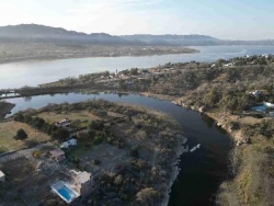 EXCELENTE TERRENO DE 5.300 Mt2, CON FONDO AL ARROYO LAS MOJARRAS, GRAN OPORTUNIDAD. Ideal para hotel o Complejo