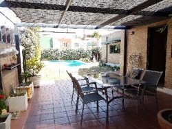 EXCELENTE CASA EN VENTA EN VILLA CARLOS PAZ, BARRIO ALTAMENTE RESIDENCIAL CON VISTA PANORÁMICA