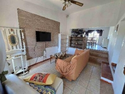 BELLO COMPLEJO de 6 Unidades, EN VENTA EN VILLA CARLOS PAZ, A 9 CUADRAS DE PEATONAL, CON VISTA PANORÁMICA, Piscina, Asadores.