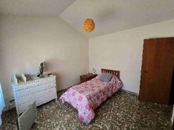 ESTABAS BUSCANDO ESTA CASA EN CARLOS PAZ - VENTA, EN OPORTUNIDAD, A 1 CUADRA DEL RÍO - PLAYAS DE ORO