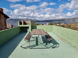 MUY LINDA CASA EN VENTA EN LAGO AZUL, BARRIO PRIVADO, CON VISTAS AL LAGO Y SIERRAS DESLUMBRANTES