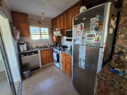 BELLÍSIMA CASA EN VENTA EN ESTANCIA VIEJA, A 2 CUADRAS DEL RIO BALNEARIO, UN LUGAR DE SIERRAS Y RELAX. GRAN PARQUE DE 2.760 mt2