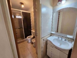BELLO DEPARTAMENTO EN VENTA EN CARLOS PAZ, 2 DORMITORIOS, CON BALCÓN A LA CALLE.
