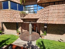 BELLO DEPARTAMENTO EN VENTA EN CARLOS PAZ, en TORRE SOLIS, Gran Vista Panorámica. 2 DORMITORIOS, 7mo piso con balcón !!!