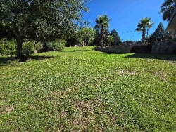 BELLÍSIMA CASA EN VENTA EN ESTANCIA VIEJA, A 2 CUADRAS DEL RIO BALNEARIO, UN LUGAR DE SIERRAS Y RELAX. GRAN PARQUE DE 2.760 mt2