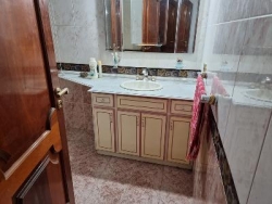 Oportunidad ! BELLISIMA CASA DE CATEGORÍA EN VENTA EN CARLOS PAZ, FRENTE AL RÍO, TODOS LOS SERVICIOS. LAS ENSENADAS
