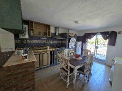 BELLO COMPLEJO de 6 Unidades, EN VENTA EN VILLA CARLOS PAZ, A 9 CUADRAS DE PEATONAL, CON VISTA PANORÁMICA, Piscina, Asadores.