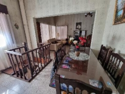 LINDA CASA EN CARLOS PAZ EN VENTA, CON 2.100 MT2 DE TERRENO A 12 CUADRAS DEL CENTRO, Gran Oportunidad, Bella Inversión !