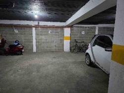 BELLA OPORTUNIDAD ! Departamento en venta en Villa Carlos Paz, EDIFICIO FINCAS DEL LAGO 2. frente con balcón, cochera incl.