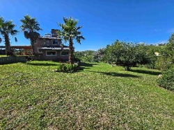 BELLÍSIMA CASA EN VENTA EN ESTANCIA VIEJA, A 2 CUADRAS DEL RIO BALNEARIO, UN LUGAR DE SIERRAS Y RELAX. GRAN PARQUE DE 2.760 mt2