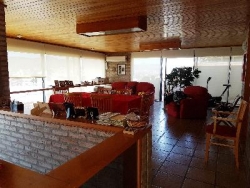 EXCELENTE CASA EN VENTA EN VILLA CARLOS PAZ, BARRIO ALTAMENTE RESIDENCIAL CON VISTA PANORÁMICA