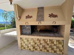 BELLA CASA EN VENTA EN VILLA CARLOS PAZ, CON PILETA, Bº Villa del Lago, Residencial, con excelente vista panorámica.