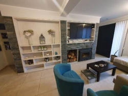 HERMOSA CASA EN VENTA EN SAN ANTONIO DE ARREDONDO, CON PILETA, QUINCHO, 4 DORMITORIOS, 3 BAÑOS. BELLA BELLA. ALTA CALIDAD