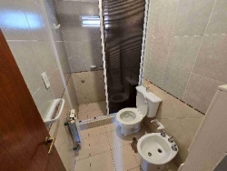 BELLO DEPARTAMENTO EN VENTA EN CARLOS PAZ, 2 DORMITORIOS, CON BALCÓN A LA CALLE.