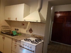 MUY BUENA CASA EN VENTA EN CARLOS PAZ, CON COSTA AL LAGO, ZONA PRIVILEGIADA. BARRIO COSTA AZUL