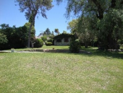 MUY BUENA CASA EN VENTA EN CARLOS PAZ, CON COSTA AL LAGO, ZONA PRIVILEGIADA. BARRIO COSTA AZUL