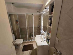 EXCELENTE DEPARTAMENTO EN VENTA EN CARLOS PAZ, 2 DORMITORIOS, FRENTE CON BALCÓN A LA CALLE + Patio Propio. EDIFICIO OLIVOS 4