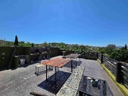 BELLO COMPLEJO de 6 Unidades, EN VENTA EN VILLA CARLOS PAZ, A 9 CUADRAS DE PEATONAL, CON VISTA PANORÁMICA, Piscina, Asadores.