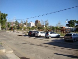 MUY LINDO LOCAL EN VENTA EN VILLA CARLOS PAZ, ZONA COSTANERA CENTRO, A 4 CUADRAS DE PEATONAL, FRENTE A LA PLAZA DE ZONA ZEBRA CLUB.