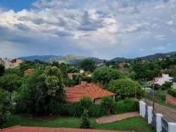 FABULOSA CASA EN VILLA CARLOS PAZ, Bº COSTA AZUL, CON PILETA CLIMATIZADA CUBIERTA, CANCHA DE SQUASH, Gas Natural !