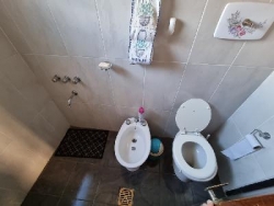 LINDA CASA EN CARLOS PAZ EN VENTA, CON 2.100 MT2 DE TERRENO A 12 CUADRAS DEL CENTRO, Gran Oportunidad, Bella Inversión !