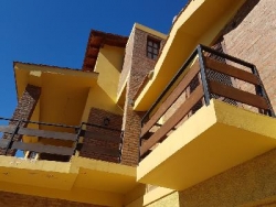 MUY LINDA CASA EN VENTA EN VILLA CARLOS PAZ, Bº VILLA DEL LAGO, CON HERMOSA VISTA PANORÁMICA
