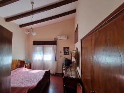 LINDA CASA EN CARLOS PAZ EN VENTA, CON 2.100 MT2 DE TERRENO A 12 CUADRAS DEL CENTRO, Gran Oportunidad, Bella Inversión !