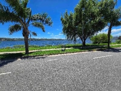 Nuevo ! POZO DE INVERSIÓN DELUXE, EN VILLA CARLOS PAZ, SOBRE PLENA COSTANERA FRENTE AL LAGO. Gran Oportunidad de Inversión de Alta Gama